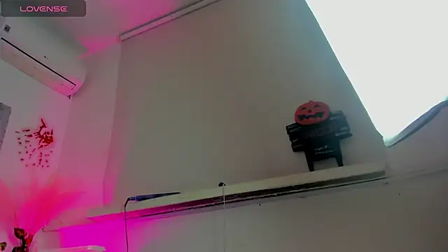 Snapshot of ChocoBunny1 chatting on November 9, 4:11 am ChocoBunny1 online show from November 9, 4:11 am