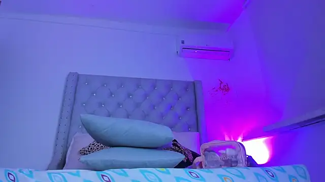 Snapshot of ChocoBunny1 chatting on November 18, 4:17 am ChocoBunny1 online show from November 18, 4:17 am