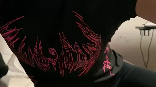 Snapshot of Skol_100802 chatting on October 19, 3:29 am Skol 100802 online show from October 19, 3:29 am