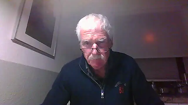 super-snoopy online show from December 4, 5:10 pm