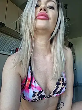 Snapshot of BritanyVegas chatting on November 24, 12:05 pm BritanyVegas online show from November 24, 12:05 pm