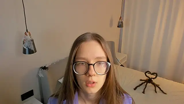 Snapshot of AiFusch chatting on November 3, 8:37 am AiFusch online show from November 3, 8:37 am