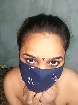 Snapshot of CUTE-567 chatting on November 7, 10:15 am CUTE-567 online show from November 7, 10:15 am