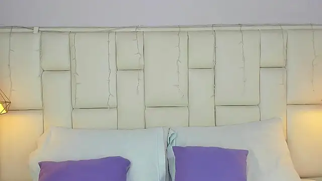 EmmaHolter online show from November 6, 7:15 pm