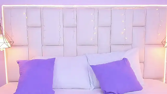 EmmaHolter online show from November 14, 7:34 pm