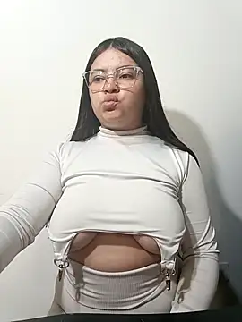 sofia athome online show from November 3, 9:16 pm