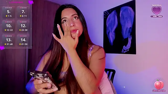 Snapshot of Meganthomson chatting on November 5, 2:33 am Meganthomson online show from November 5, 2:33 am