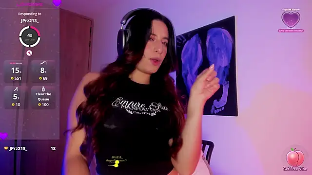 Snapshot of Meganthomson chatting on November 11, 2:44 am Meganthomson online show from November 11, 2:44 am