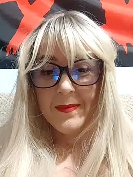 Amelialove42 online show from November 19, 6:30 pm