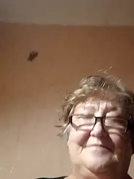 Snapshot of Katherine735 chatting on November 7, 10:32 pm Katherine735 online show from November 7, 10:32 pm