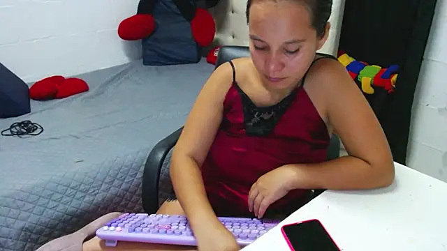 Snapshot of Pregnant_hot2 chatting on November 5, 1:05 am Pregnant hot2 online show from November 5, 1:05 am