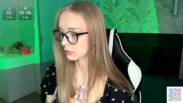 EvaPeace online show from November 25, 5:24 pm