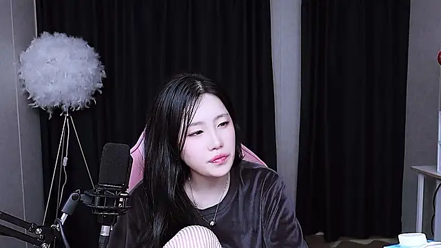 Snapshot of MISA_02 chatting on November 3, 12:50 pm MISA 02 online show from November 3, 12:50 pm