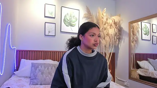 MIAHIVANOV online show from November 21, 1:43 pm