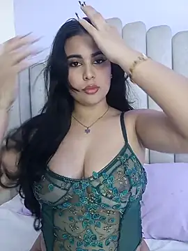 Snapshot of shainadavis chatting on October 25, 2:08 am shainadavis online show from October 25, 2:08 am