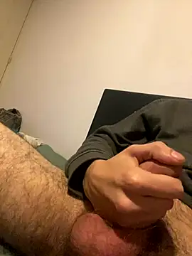 LittleGuyyy9 online show from October 14, 8:20 pm