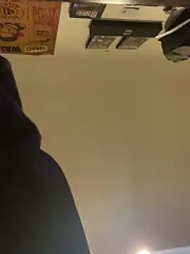 LittleGuyyy9 online show from December 2, 10:49 pm