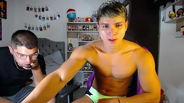 mirallesandbig online show from October 12, 9:47 pm