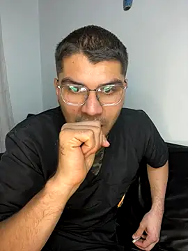 mirallesandbig online show from November 18, 10:47 pm