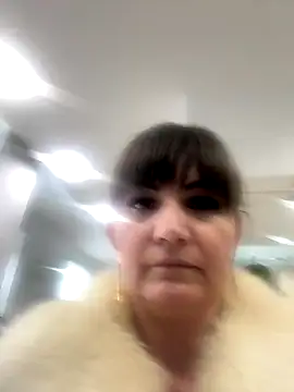 Butterfly8385 online show from October 14, 10:16 am