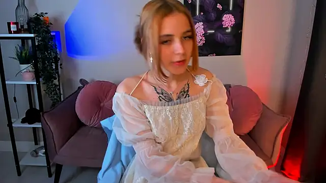 enchanted bella online show from December 1, 8:25 pm