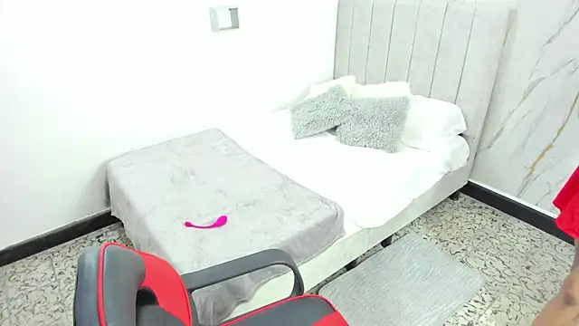 Amira mansour online show from November 5, 8:09 pm