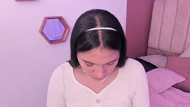 Ariana  clauss online show from December 2, 10:38 pm