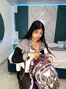 Snapshot of Briseida-White chatting on October 18, 11:55 am Briseida-White online show from October 18, 11:55 am