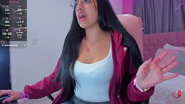 Snapshot of Briseida-White chatting on November 2, 12:18 pm Briseida-White online show from November 2, 12:18 pm