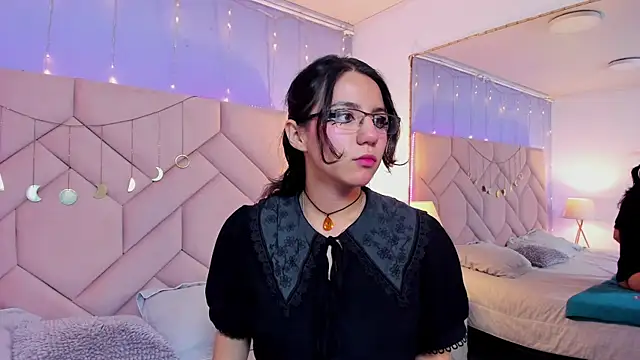 HollyPeach online show from November 5, 7:58 pm