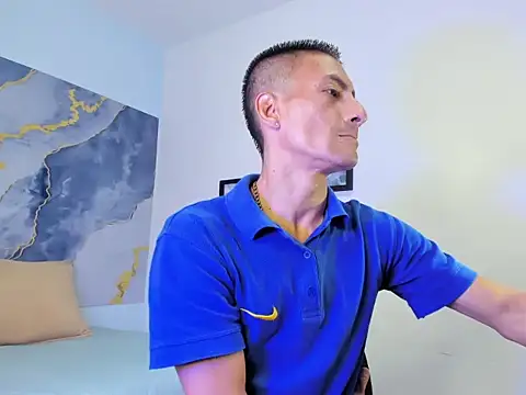 latin crissex online show from November 21, 1:10 pm