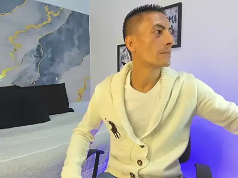 latin crissex online show from November 24, 12:27 pm