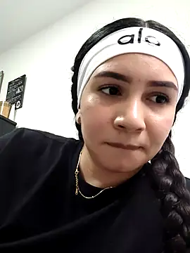 sophia salazar18 online show from October 23, 8:29 pm