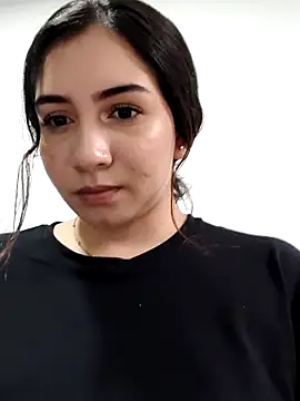 sophia salazar18 online show from October 28, 9:06 pm