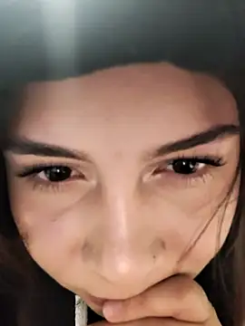 sophia salazar18 online show from November 1, 8:33 pm