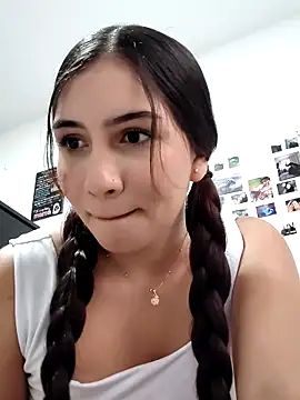 sophia salazar18 online show from November 16, 6:35 pm