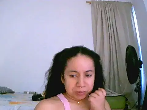 chiarafus0 online show from December 16, 8:47 pm