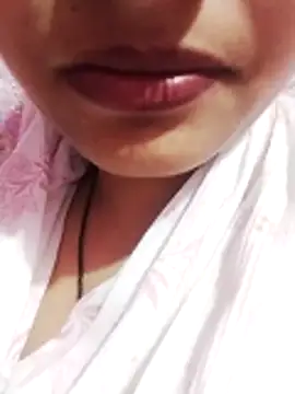 Snapshot of kiara-simmi chatting on November 2, 11:01 am kiara-simmi online show from November 2, 11:01 am