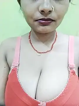 Snapshot of kiara-simmi chatting on November 14, 1:21 pm kiara-simmi online show from November 14, 1:21 pm