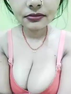 Snapshot of kiara-simmi chatting on November 16, 11:32 pm kiara-simmi online show from November 16, 11:32 pm