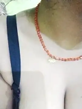 Snapshot of kiara-simmi chatting on December 17, 5:08 pm kiara-simmi online show from December 17, 5:08 pm