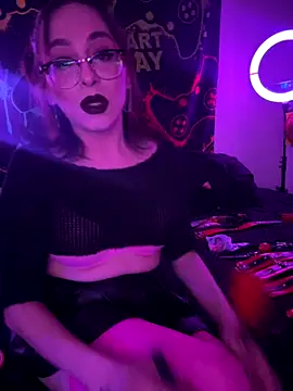 MiniMonroe online show from November 9, 9:18 am