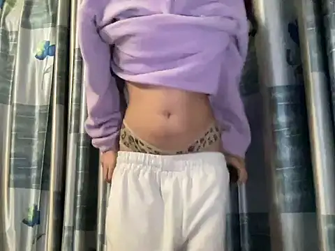 Snapshot of youngriri2 chatting on November 14, 7:51 am youngriri2 online show from November 14, 7:51 am