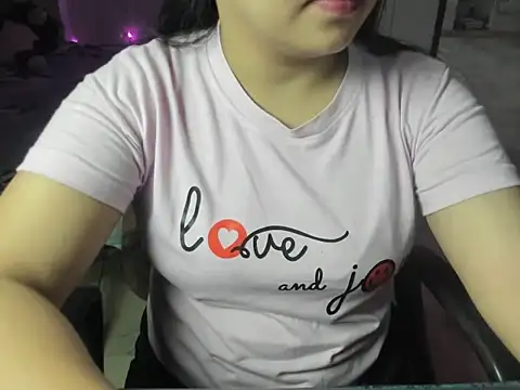 Snapshot of Divya68 chatting on November 15, 5:31 pm Divya68 online show from November 15, 5:31 pm