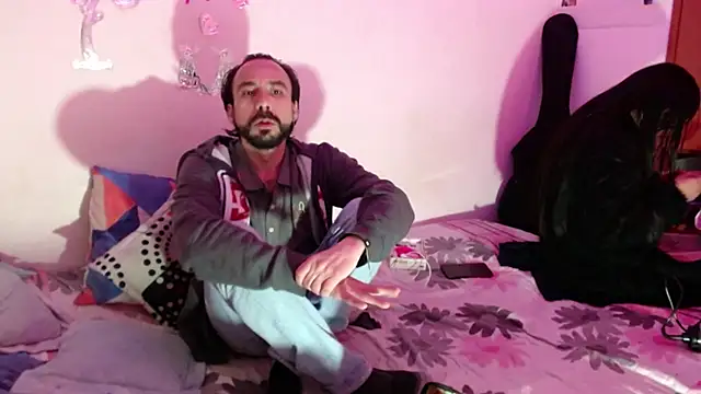 Isis Robert online show from October 19, 2:12 am