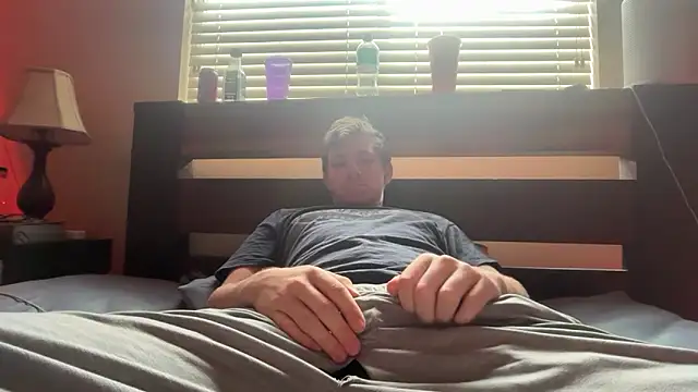 Snapshot of eddieeeeee1232 chatting on October 25, 2:46 pm eddieeeeee1232 online show from October 25, 2:46 pm