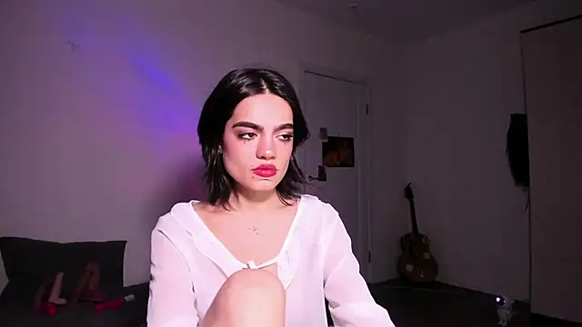 nightfloatt online show from December 17, 1:06 pm