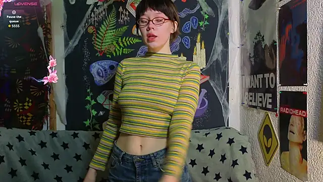 ReincarnatedAngel online show from November 16, 9:31 pm