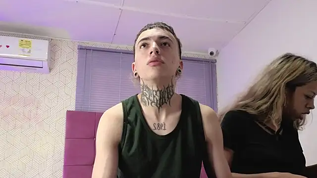 lily and wan online show from November 27, 11:45 am