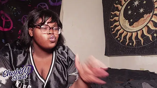 TheChubbySiren online show from November 29, 1:52 am